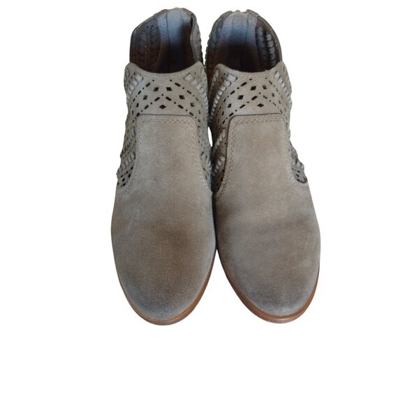 Vince Camuto Prasata Bootie Gray Perforated Block Heel Women's Size 7.5 Bohemian - Picture 3 of 9